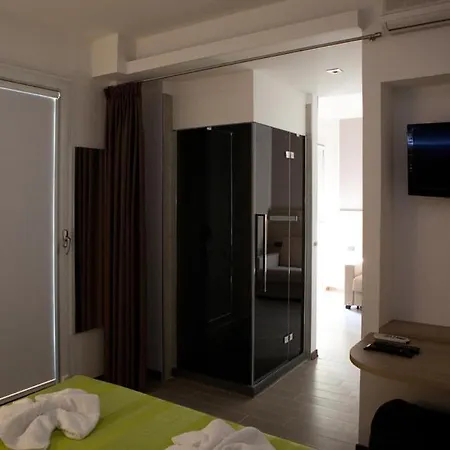 Santa Lucia ホテル 3*