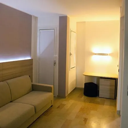 Santa Lucia فندق