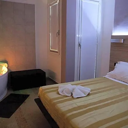 Santa Lucia فندق بيبيوني
