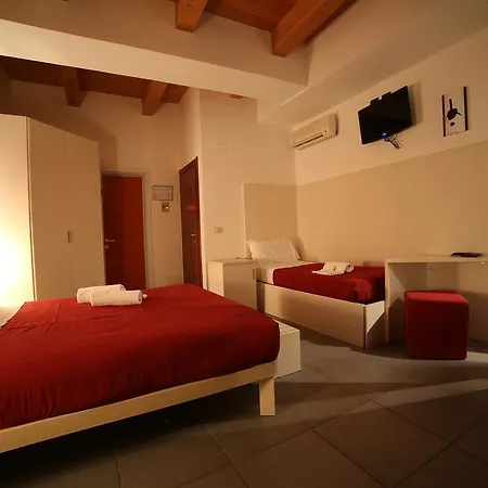 Hotel Santa Lucia 3*